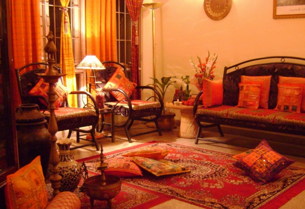 meubles-indiens-une-salle-de-séjour-rouge