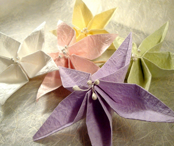 origami-serviette-composition-de-serviettes-pliées