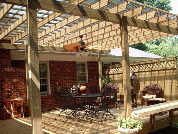 Une pergola bois quelques idées inspirantes en photos 