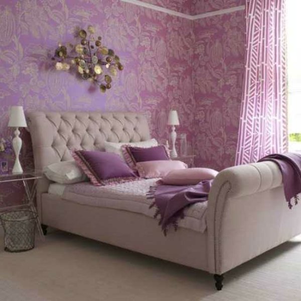 tête-de-lit-capitonnée-couleur-crème-pour-une-chambre-à-coucher-rose