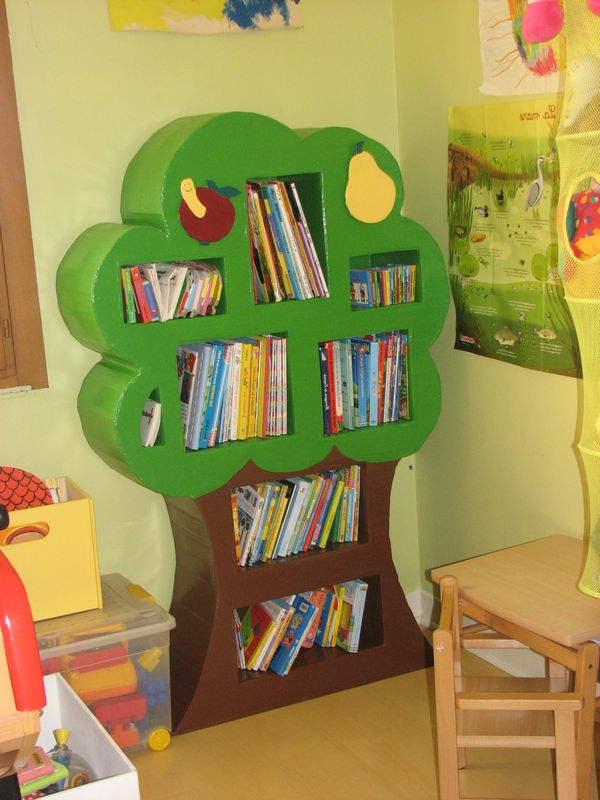 arbre-rond-meuble-bibliotheque-d'enfant