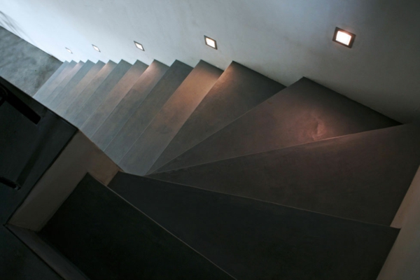 béton-ciré-pour-le-design-des-escaliers
