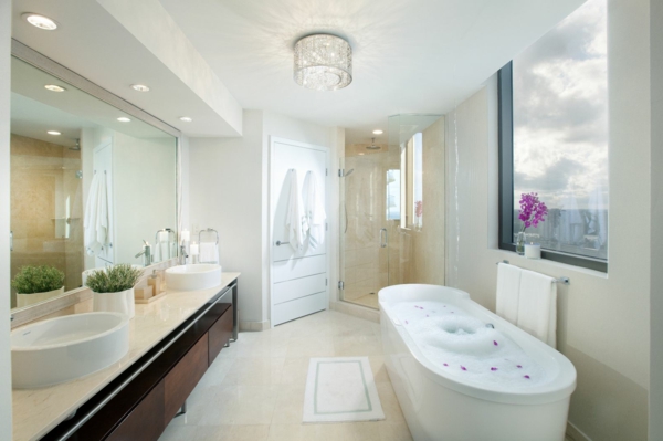 cabine-de-douche-intégrale-une-salle-de-bains-contemporaine