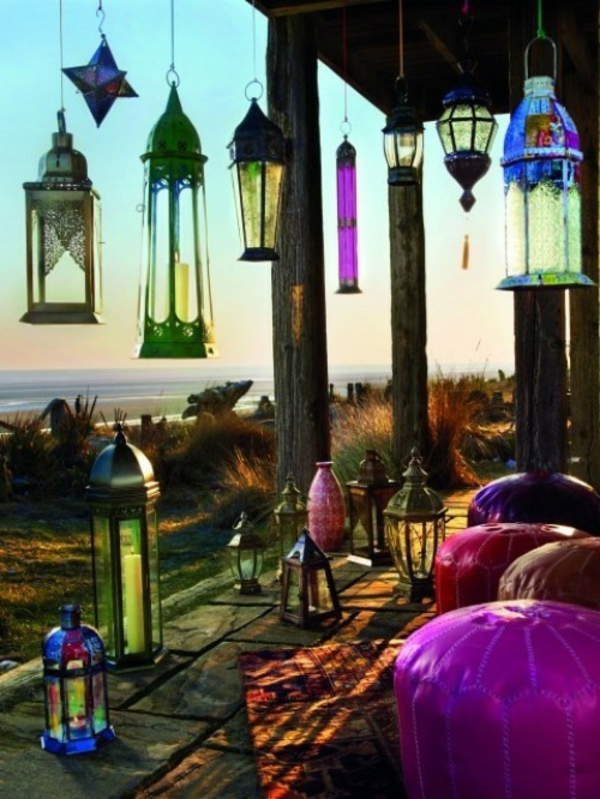pouf-marocain-et-lanternes-marocaines