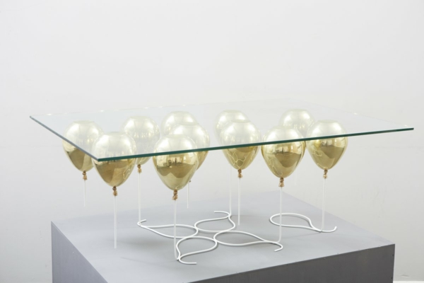 table-basse-transparente-table-trompe-l'oeil