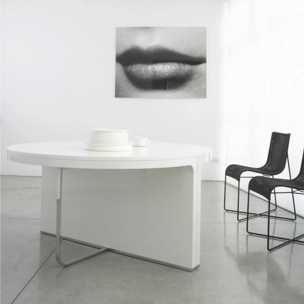 table-ronde-extensible-un-intérieur-blanc-super-moderne