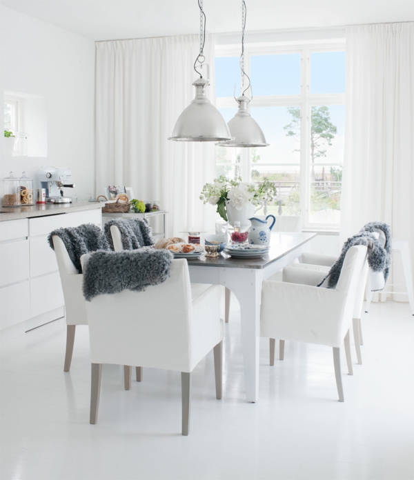 luxueux-cuisine-et-meubles-en-blanc