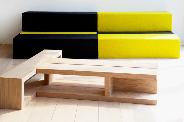 meubles-modulables-rangement-table-en-bois-et-sofas