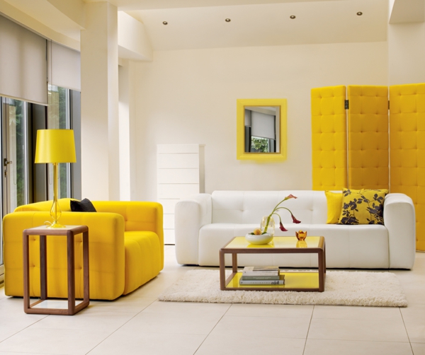 miroir-kartell-intérieur-magnifique-aménagement-jaune