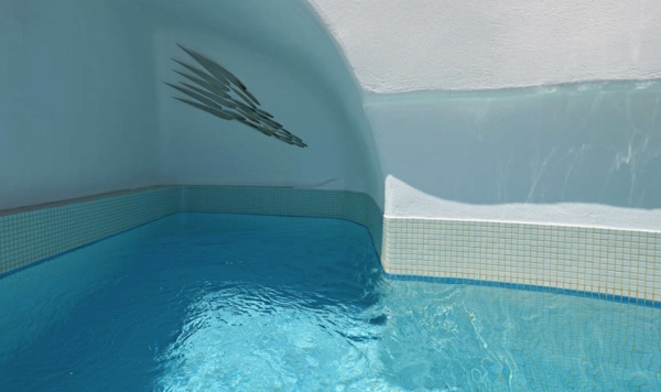 unique-design-pour-les-piscine-grec