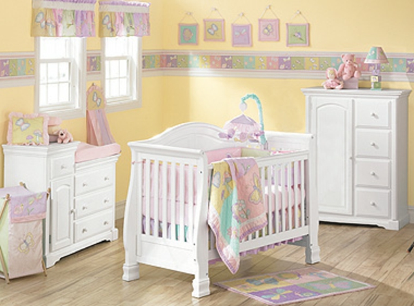 design-de-la-chambre-de-bébé-très-bien-décorer-avec-des-motif-d'enfant
