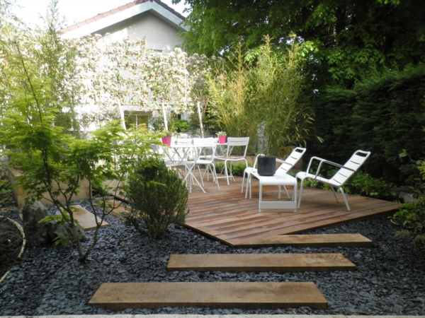 jardin-et-terrasse-avec-bois-et-pierre