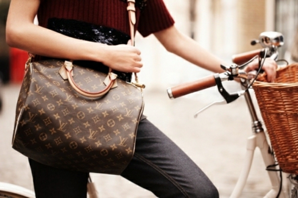 sacs-louis-vuitton-un-sac-à-bandoulière