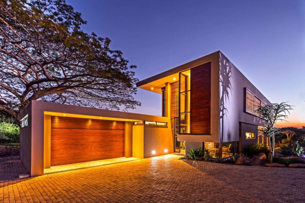 unique-maison-contemporaine-avec-un-style-élégante-et-construction-en-bois