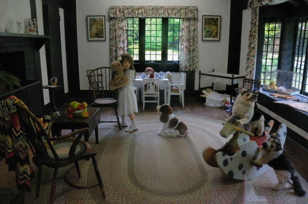 cabane-de-jardin-pour-enfant-intérieur-d'une-cabane-d'enfants-luxueuse