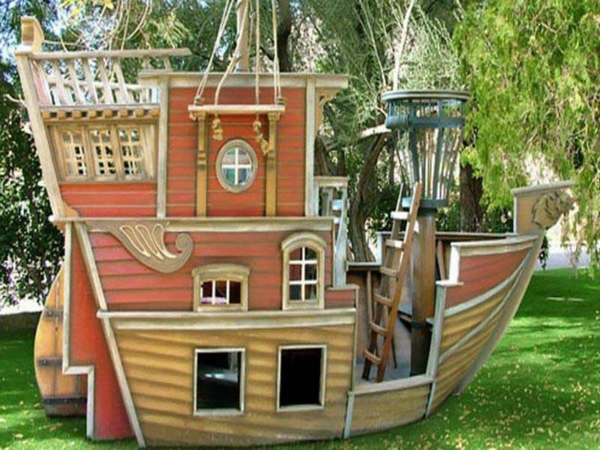 cabane-de-jardin-pour-enfant-un-grand-bateau