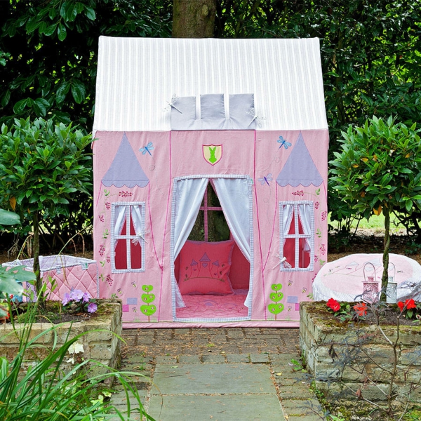 cabane-de-jardin-pour-enfant-une-maisonnette-de-princesse