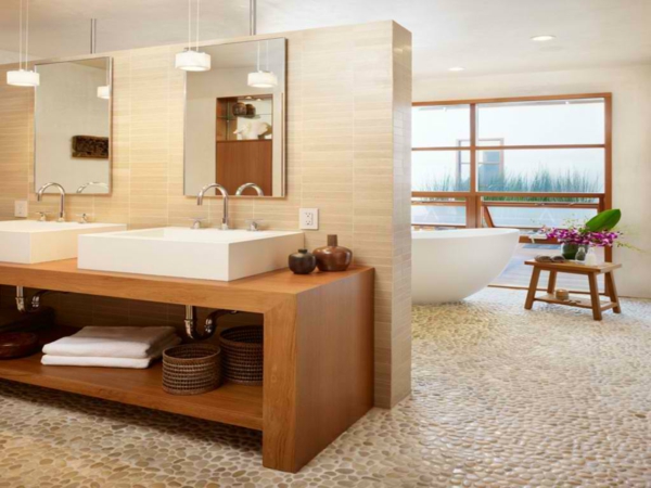 créative-grande-salle-de-bain-que-vous-pouvez-faire-chez-vous-avec-du-bois-pour-la-salle-de-bainet-des-lavabo-en-blanc
