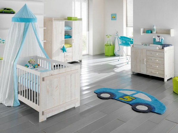 décoration-chambre-bébé-une-chambre-garçon-fantastique-tapis-voiture-bleu