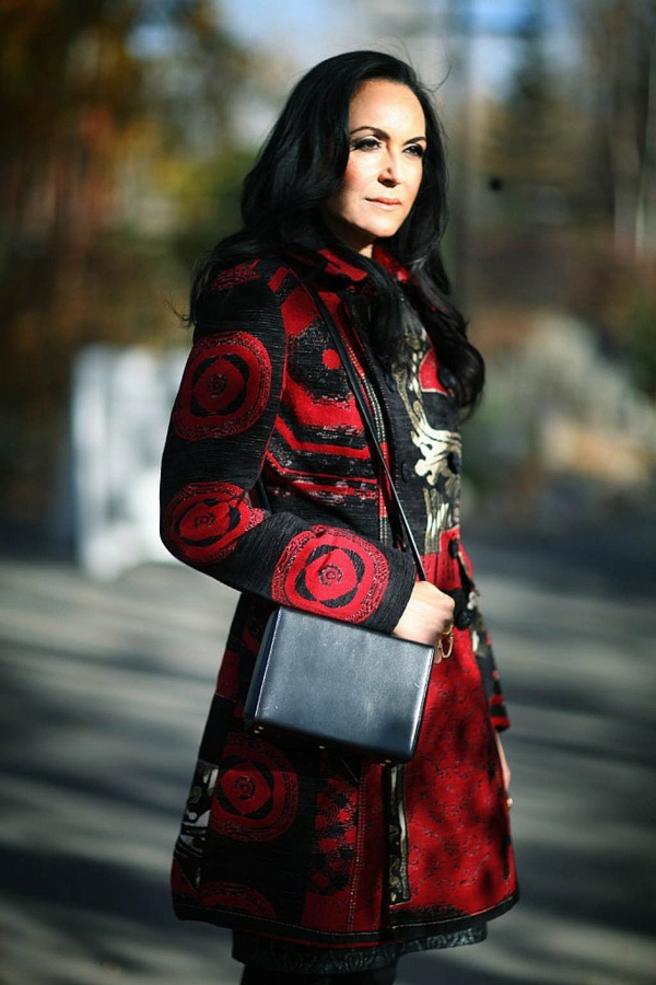 manteau-desigual-modèle-en-rouge-et-noir