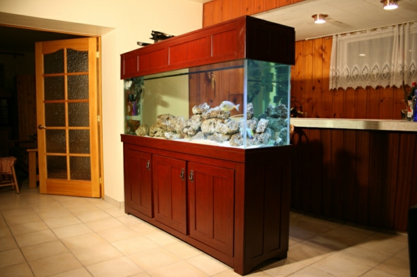 meuble-aquarium-en-bois