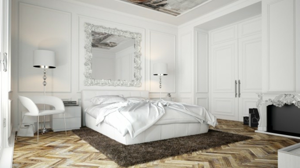 miroir-baroque-dans-une-chambre-à-coucher-blanche