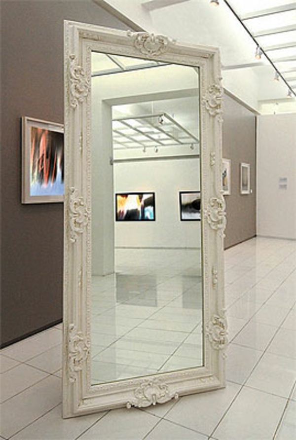 miroir-baroque-grand-miroir-à-l'encadrement-baroque