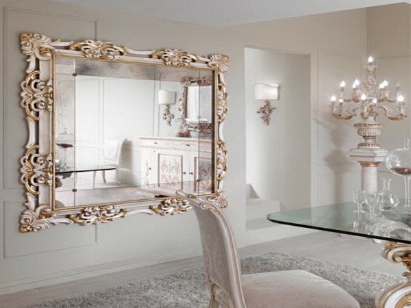 miroir-baroque-intérieur-brillant-en-blanc