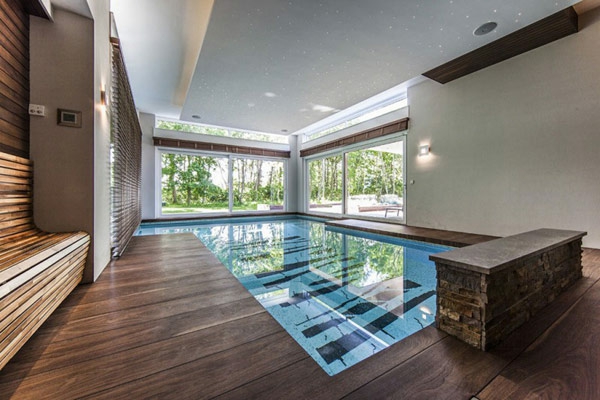piscine-en-bois-rectangulaire-piscine-d'intérieur