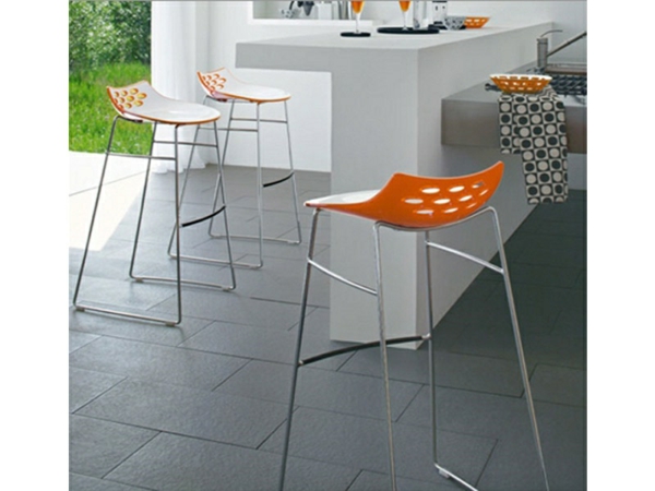 tabouret-de-bar-coloré-tabouret-orange-design-moderne