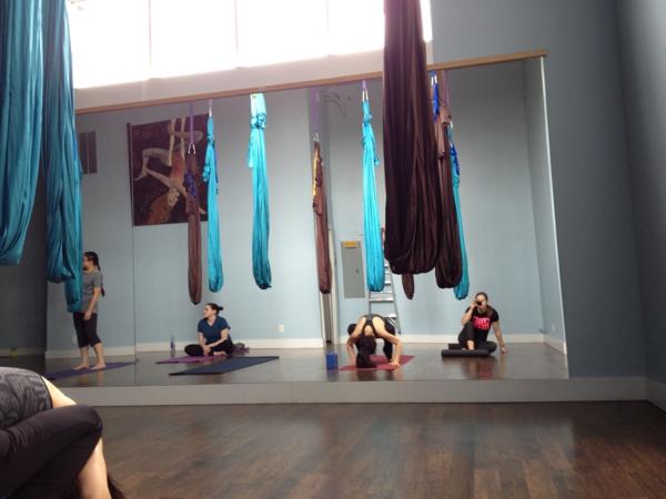 aérel-yoga-swing-pour-un-design-de-fitnes-moderne-et-idée-nouvel