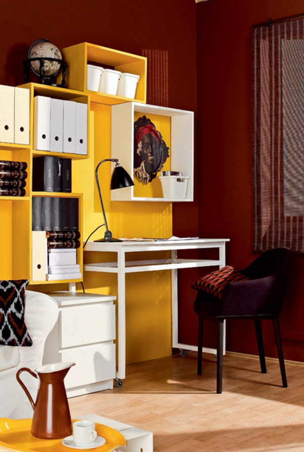 bureau-avec-étagère-design-créatif-en-jaune-et-blanc