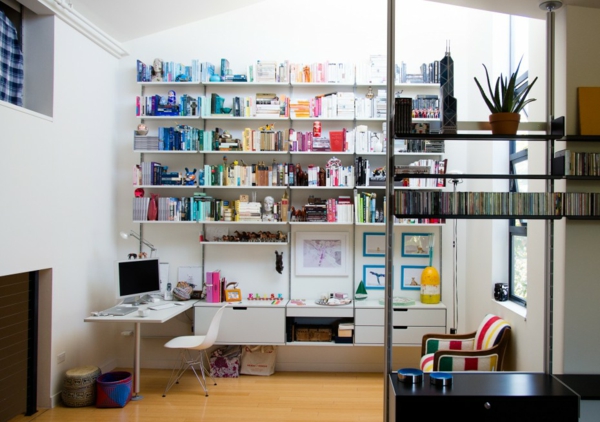 bureau-avec-étagère-rayonnage-blanc-minimaliste