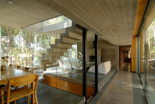 cloison-vitrée-intérieure-et-escalier-flottant-maison-contemporaine