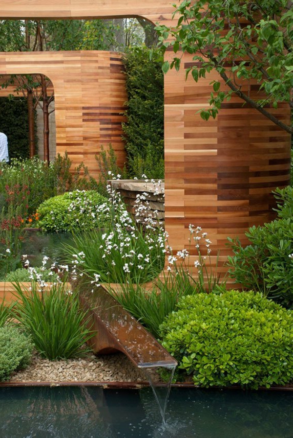 jardin-aquatique-une-fontaine-originale-un-bassin-en-terrasses