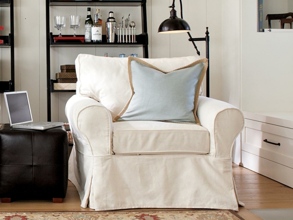originale-housse-de-fauteuil-blanc-pour-un-design-moderne