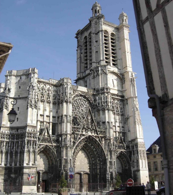 1-église-gothique-architecture-gothique