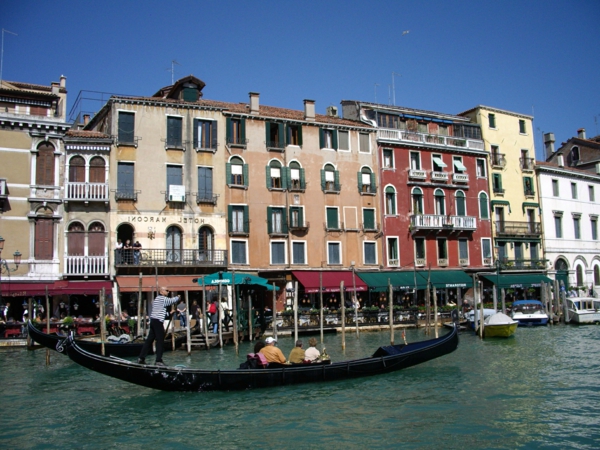 La-jolie-ville-de-Venise-que-voir-les-bâtiments-resized