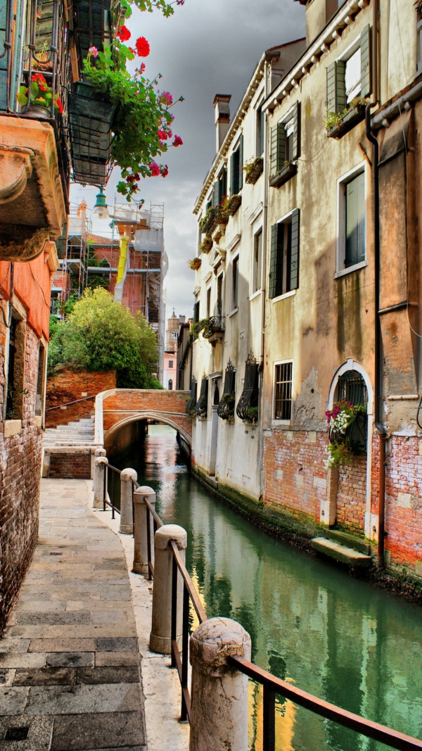 L’Italie-Les-vues-de-Venise-jolies-belles-monuments-canals