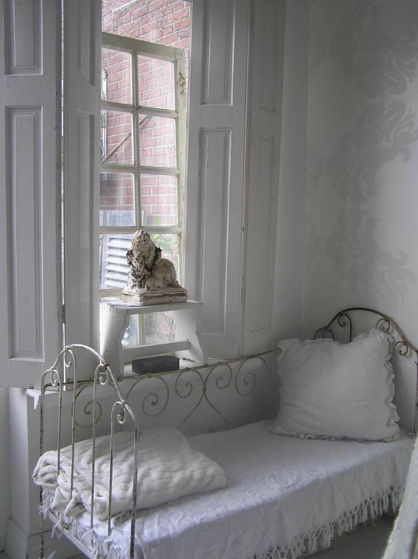 Vintage-style-de-gustave-inspiration-intérieur-chambre-à-coucher-blanche
