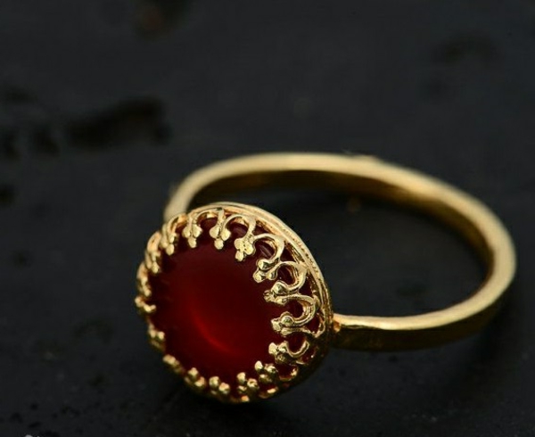 bague-rubis-rouge-accessoire-pour-des-reignes