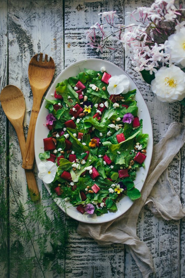 fleurs-comestibles-bon-appétit-avec-la-salade-des-fleurs