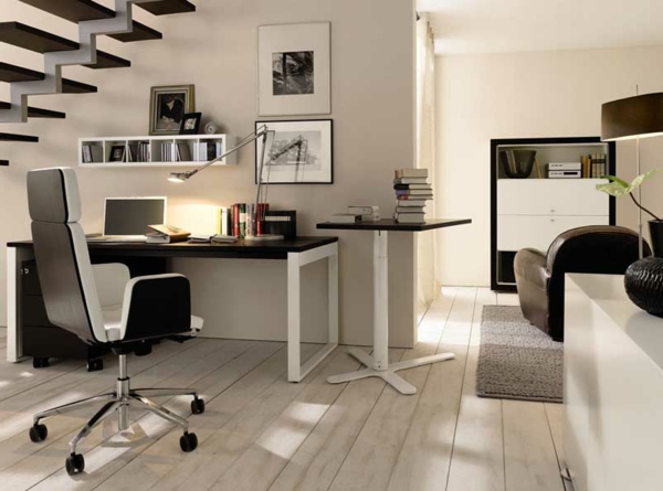 bureau-moderne-espace-en-noir-et-blanc-escalier-flottant-petite-étagère-flottante