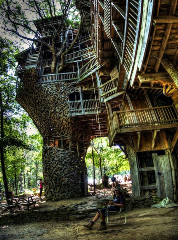 cabanes-dans-les-arbres-la-plus-grande-cabane-du-monde