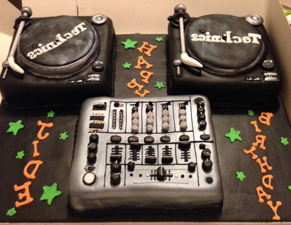 cadeau-original-le-gâteau-de-anniversaire-thematique-musique