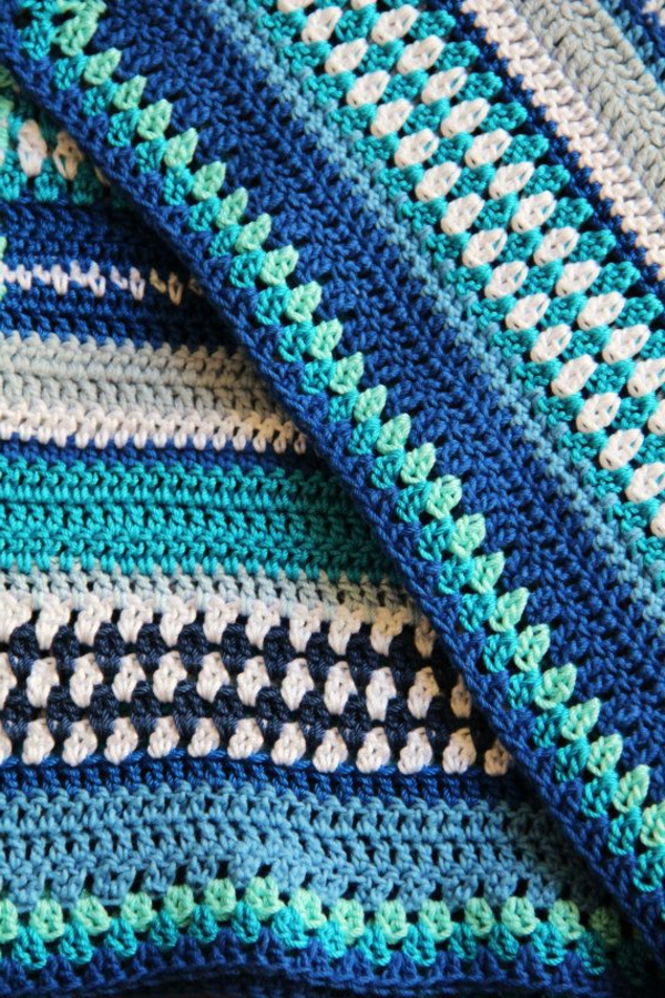 couverture-tricoté-bleu