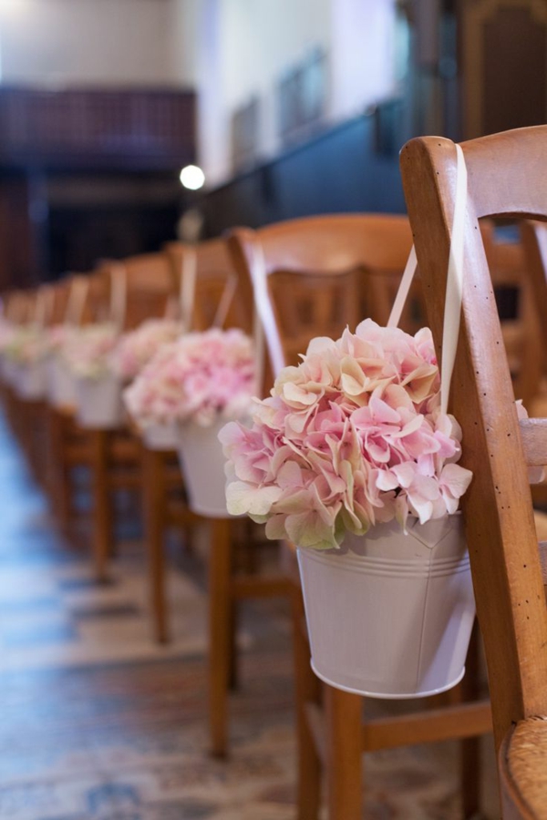décoration-avec-fleur-chaises