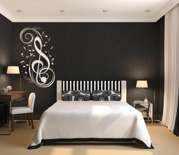 décoration-de-la-mur-chambre-à-coucher-couvre-lit-coussins-sticker-notes-blanche-et-noir-piano