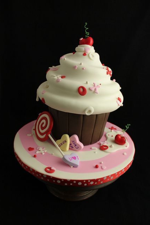 gateau-original-anniversaire-délicieux-cup-cake
