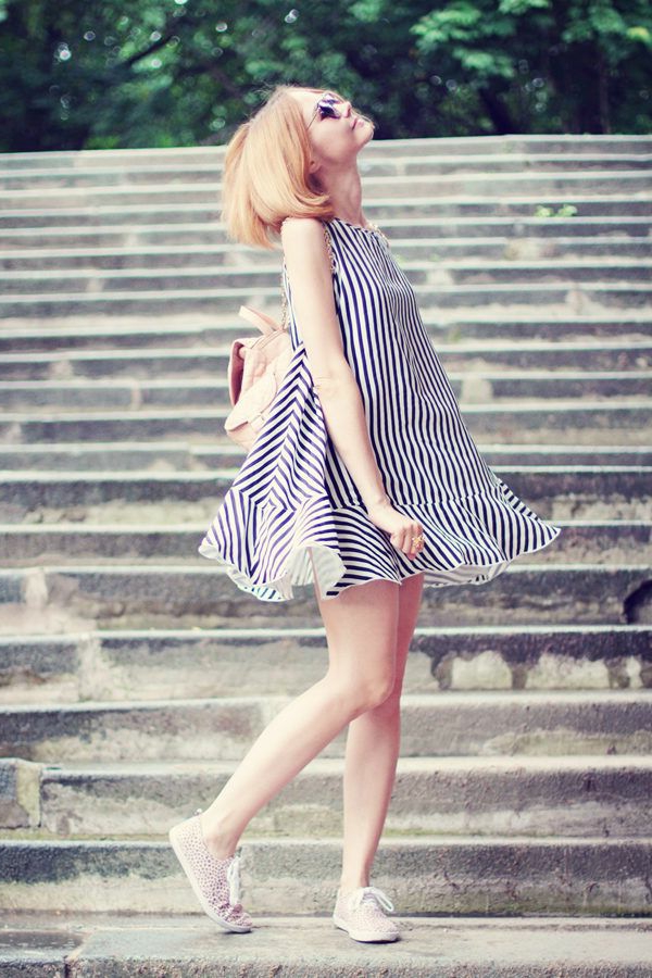 la-robe-trapèze-en-rayée-idéal-pour-l'été-le-soleil-tendance-2015